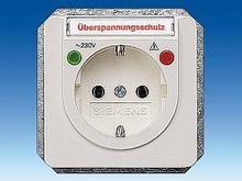 Розетка SCHUKO с защитой от перенапряжений, индикацией статуса и полем для надписи - Розетки