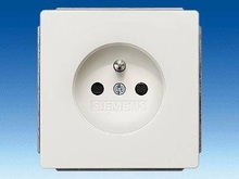 Розетка с защитным штырем и дополнительной защитой от прикосновения - Устройства для подключения нагрузки