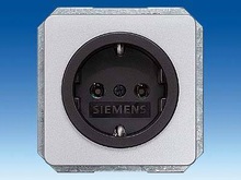 Розетка SCHUKO, черное гнездо - Розетки