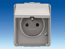 Розетка с заземляющим штырем - Розетки