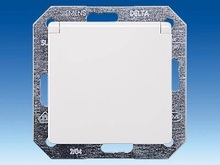 Розетка SCHUKO с крышкой - Розетки