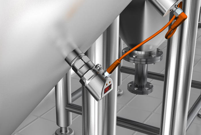 Контроль уровня в резервуарах для хранения / ферментации.